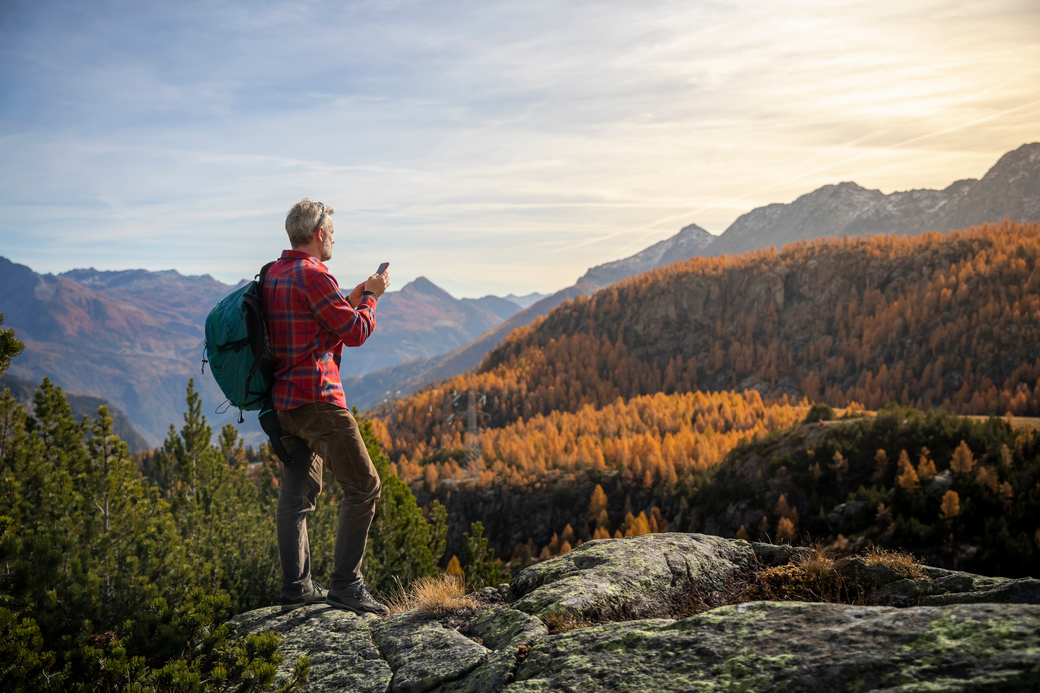 How to Test a Satellite Phone Before Deployment