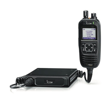 IC-SAT100M main unit and microphone